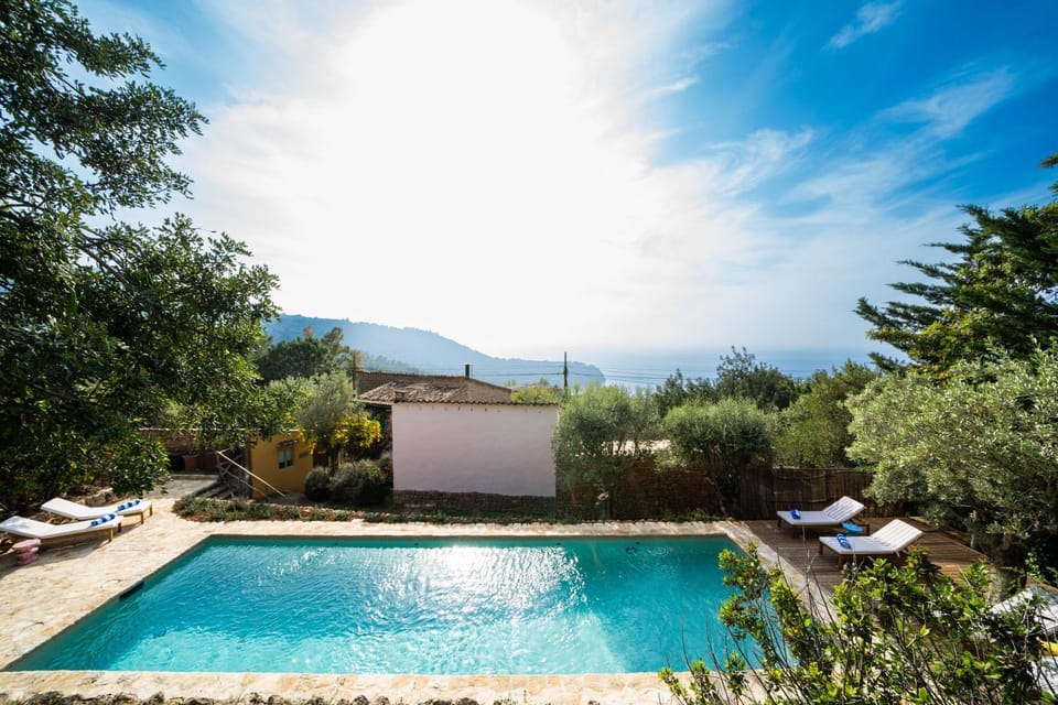 Off site, Mountain view, Sea view, Swimming pool