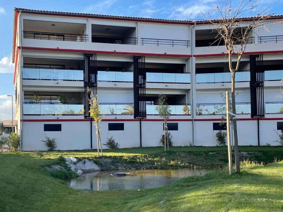 Au cœur du Golf, appartement neuf vue golf et piscine - Clim Wifi parking Apartment in Saint-Cyprien