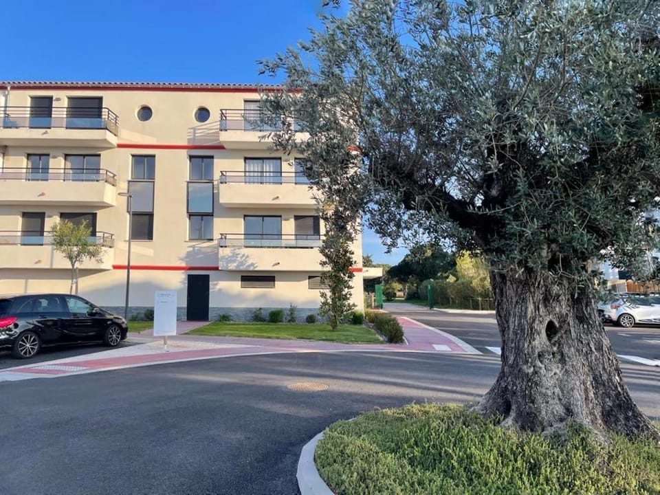 Au cœur du Golf, appartement neuf vue golf et piscine - Clim Wifi parking Apartment in Saint-Cyprien