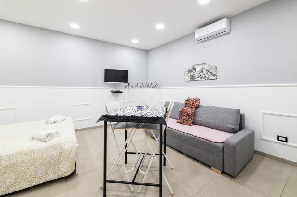 Many House Apartment in Naples