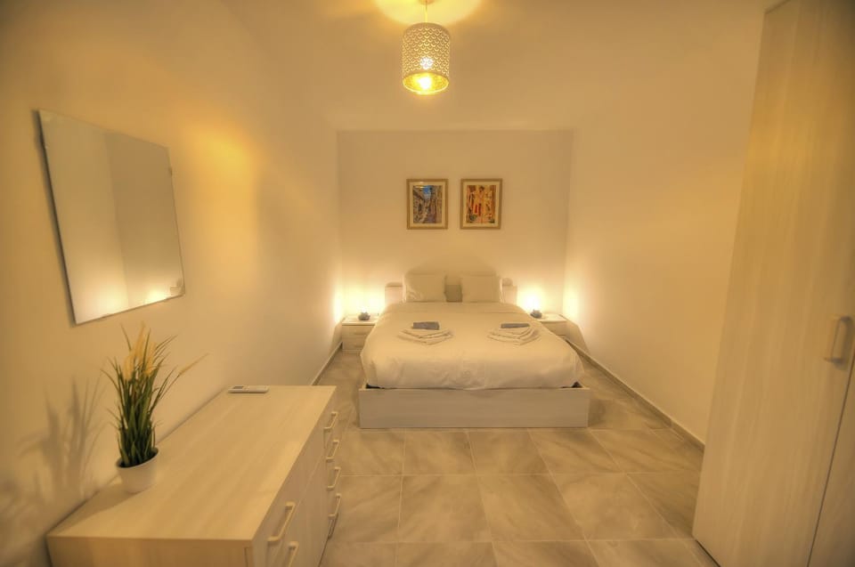 Bright and beautifully furnished apartment close to seafront BFRA1-2 Apartment in Malta