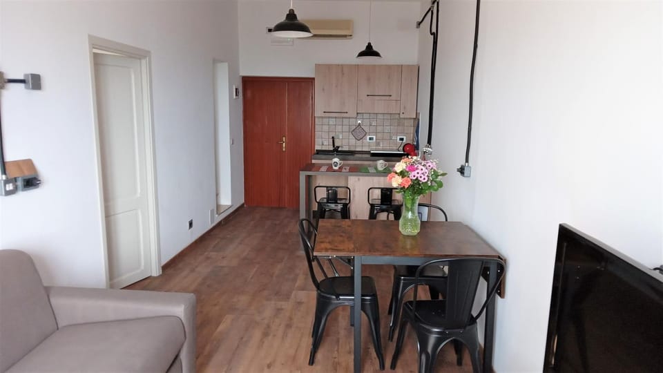 Kitchen or kitchenette, kitchen