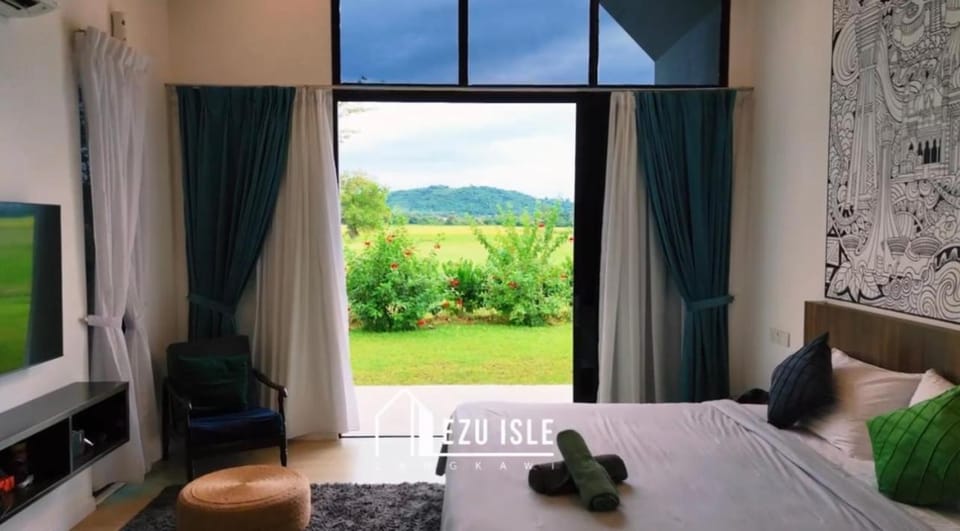 Bed, Photo of the whole room, Bedroom, Garden view
