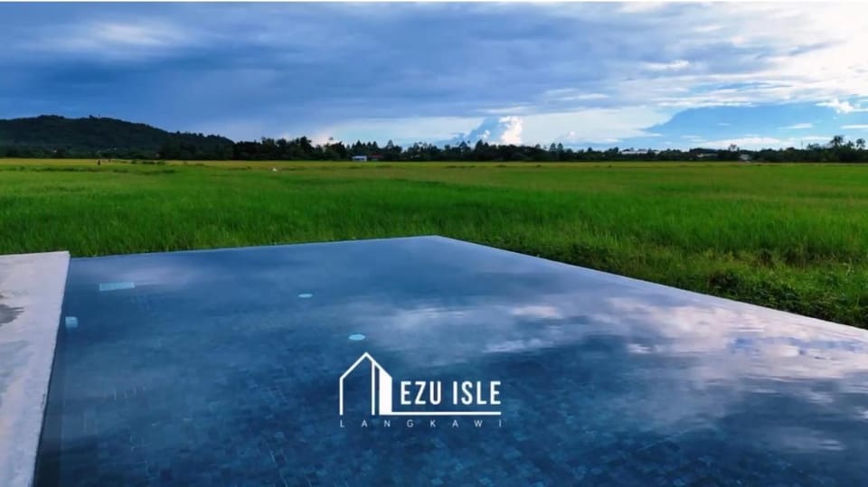Natural landscape, Mountain view, Pool view, Swimming pool