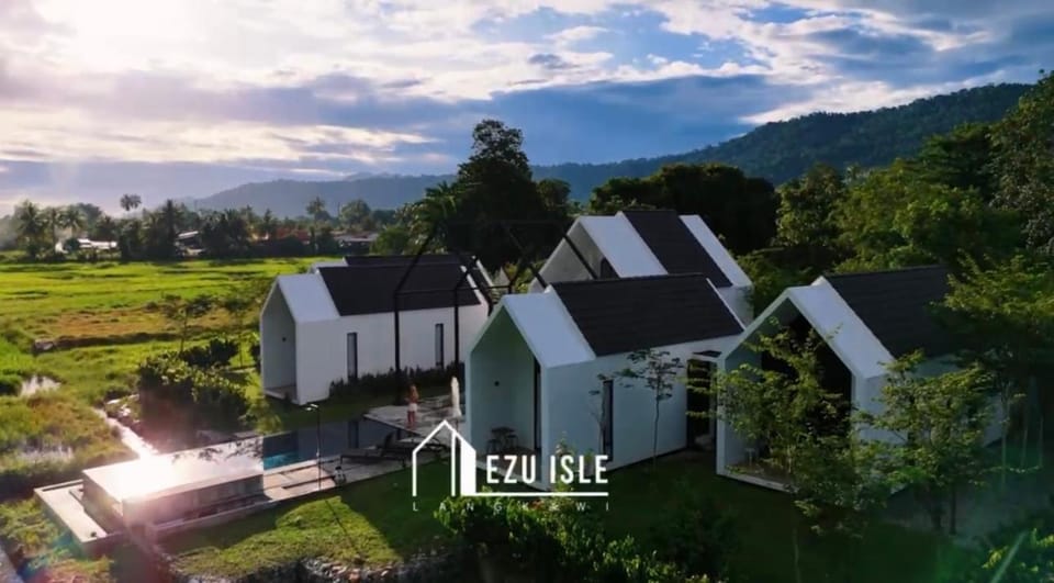 Property building, Neighbourhood, Natural landscape, Mountain view