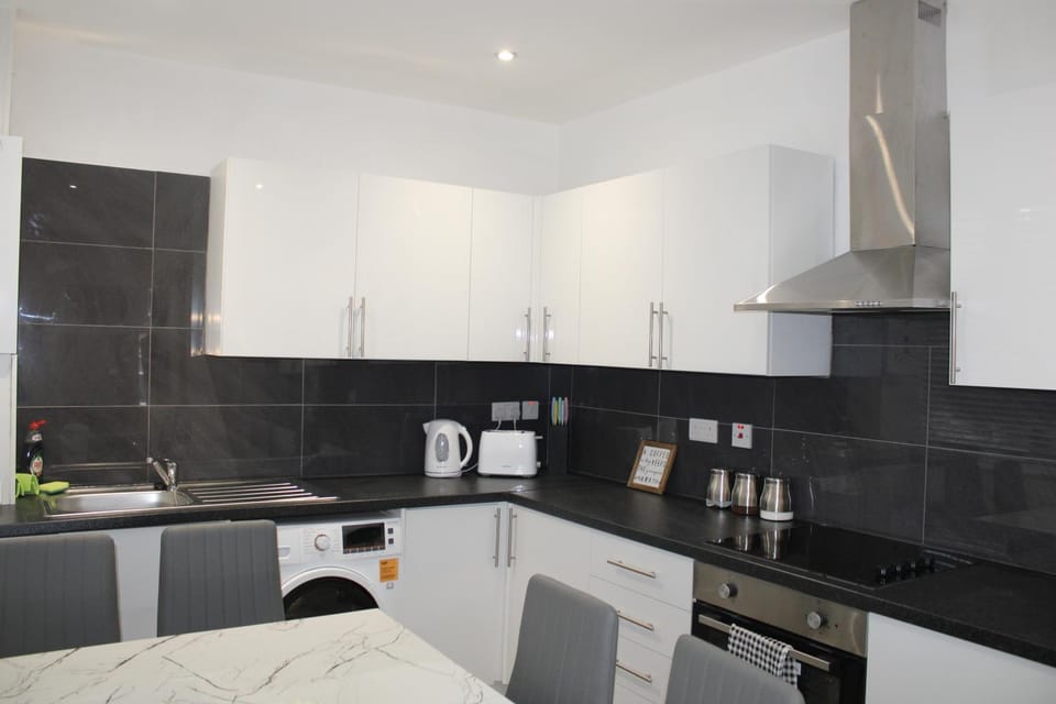 Beautiful, Spacious, Old Trafford home House in Stretford