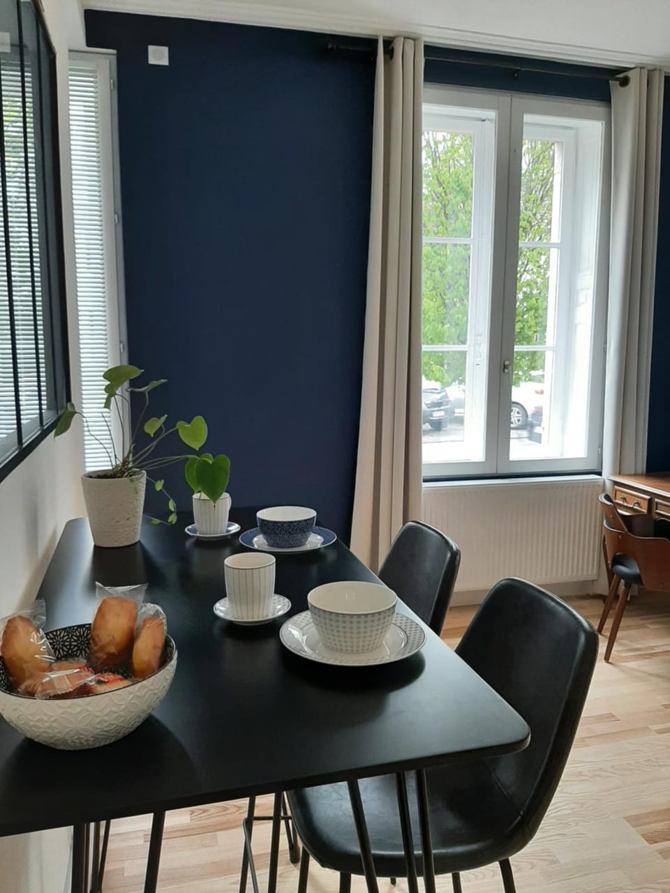 Suite Yves Klein - proche gare et centre-ville- entrée privée Vacation rental in Vosges