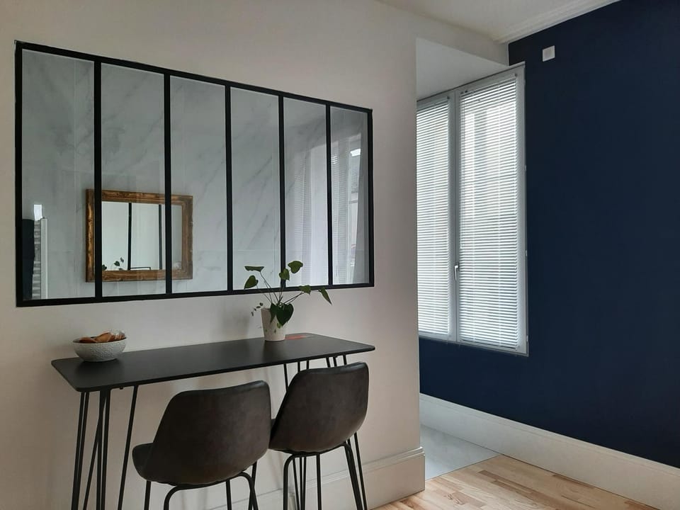 Suite Yves Klein - proche gare et centre-ville- entrée privée Vacation rental in Vosges