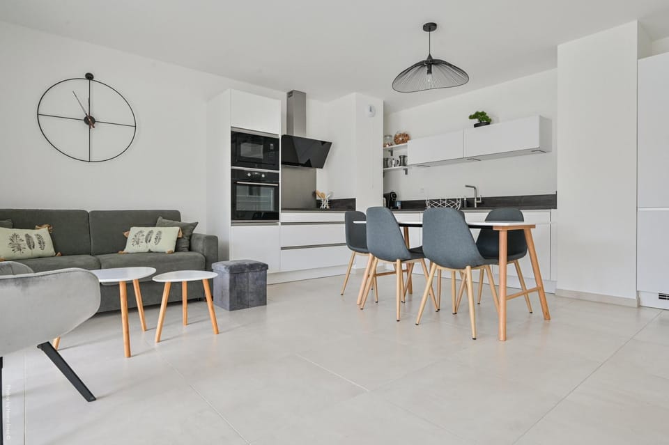 T4 NEUF - JARDIN-TERRASSE ET PISCINE – ACCÈS DIRECT PLAGES ET CENTRE VILLAGE – App C 12 Apartment in La Cadière-d'Azur