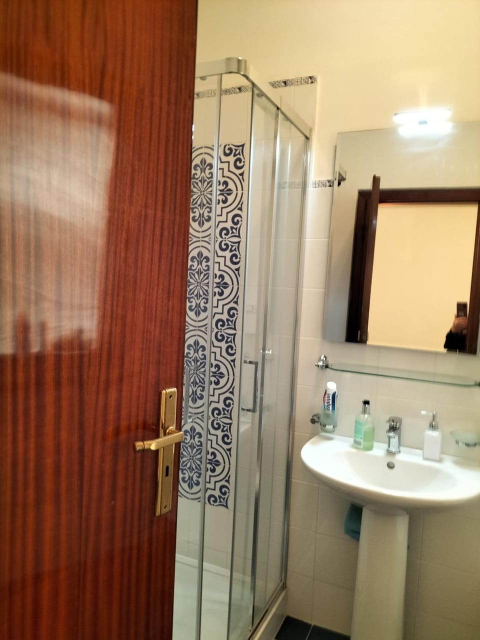 Shower, Bathroom, bidet