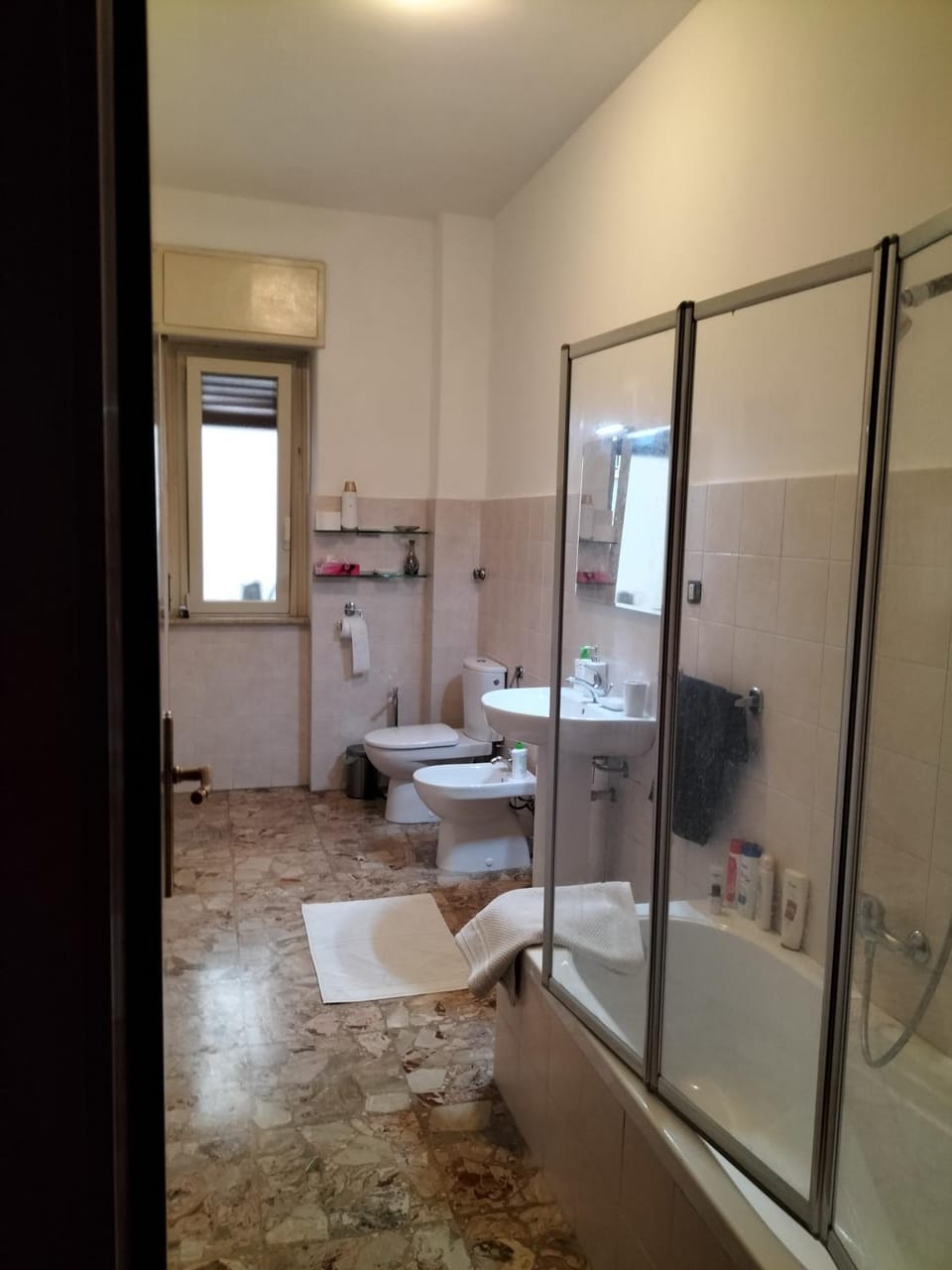 Bathroom, Bath, bidet