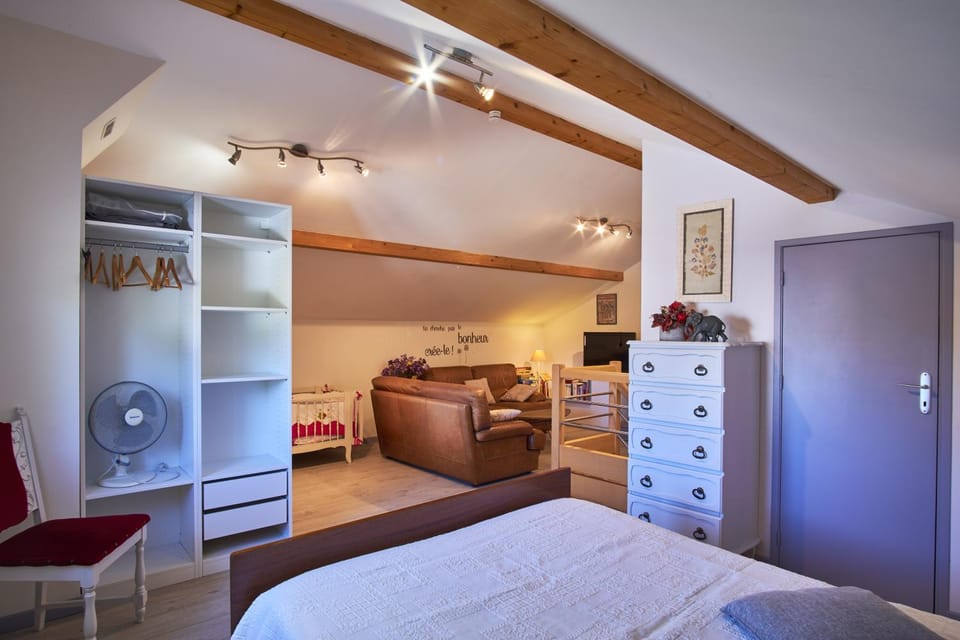 Living room, Bedroom