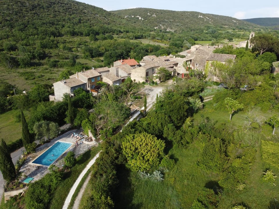 Property building, Spring, Day, Natural landscape, Activities, Bird's eye view, Summer, View (from property/room), Hiking, Hiking, Cycling, Cycling, Mountain view, Pool view, Pool view, Swimming pool, Swimming pool, Sunset