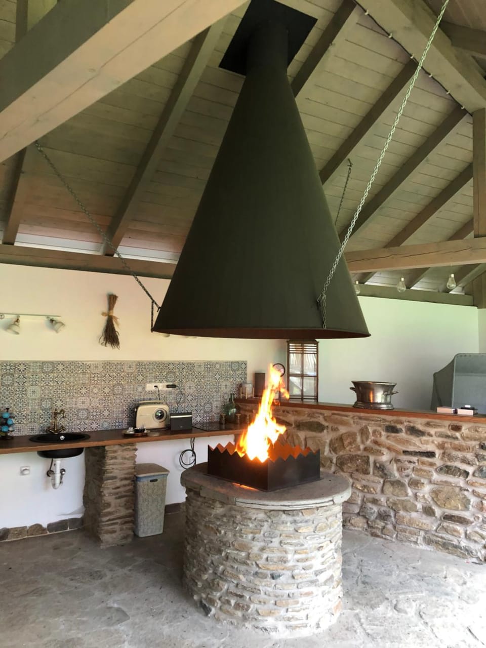 Patio, BBQ facilities