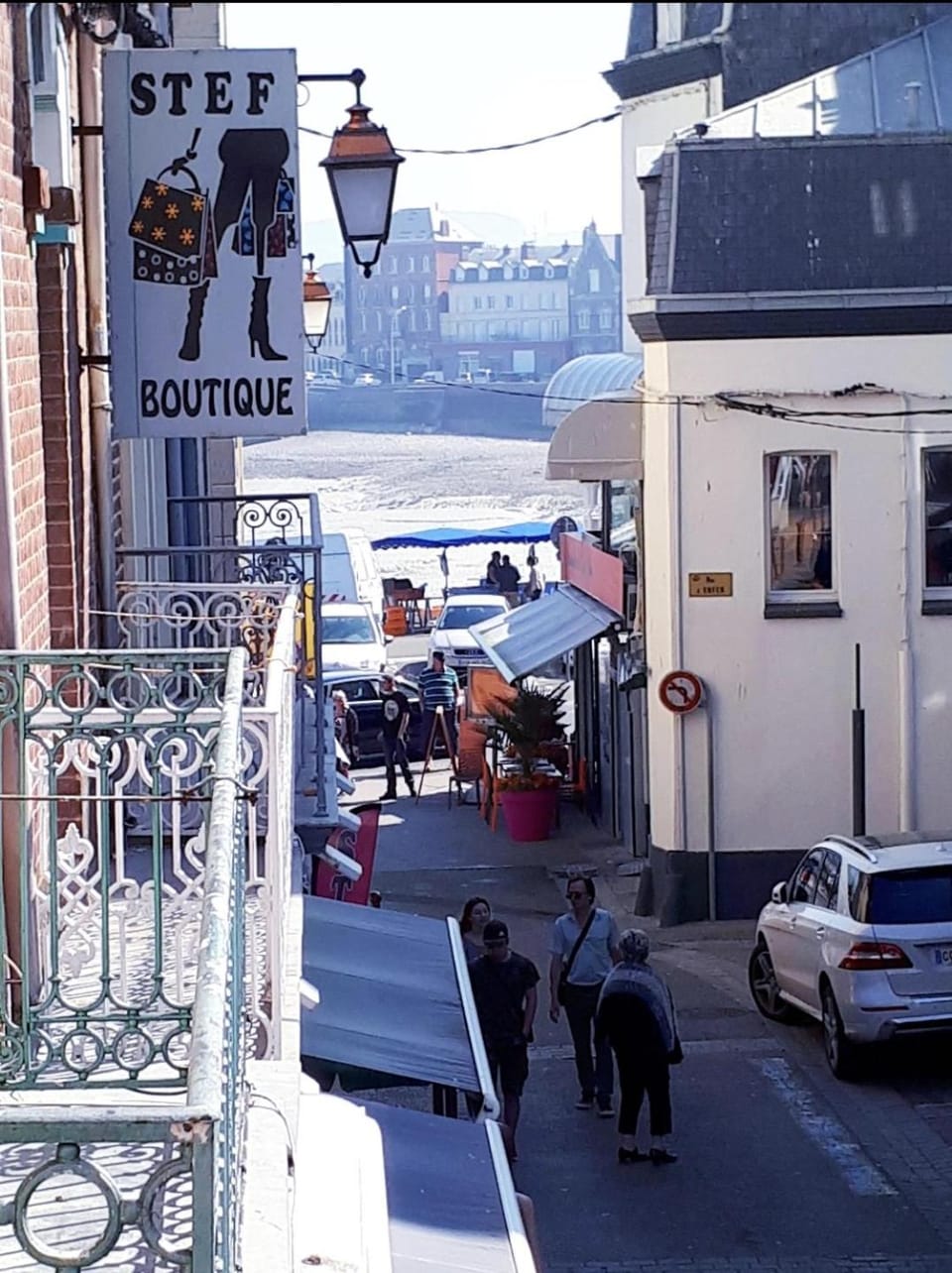 Sea view, Street view