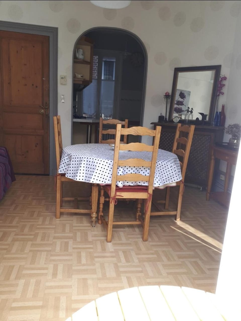 Living room, Dining area