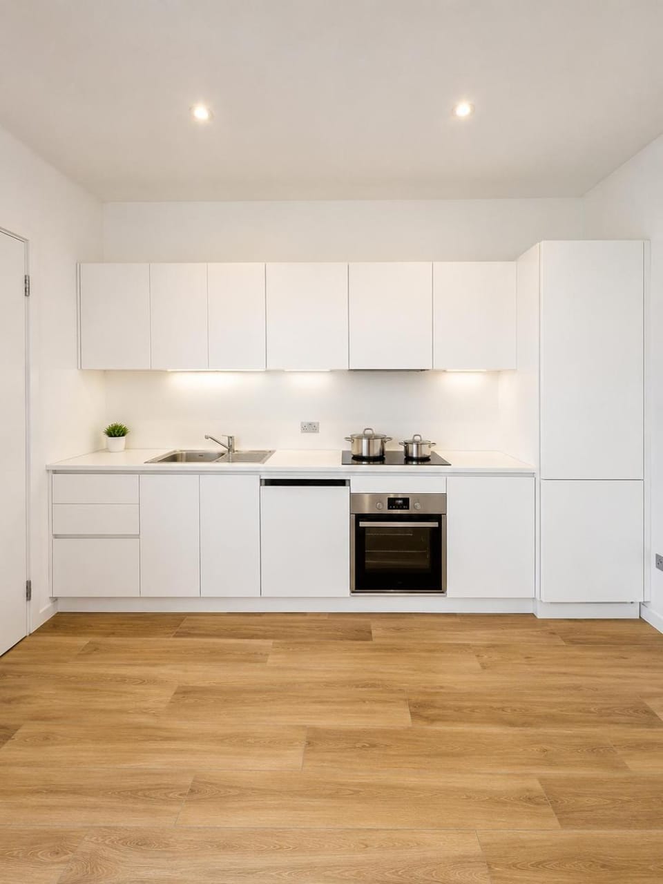 Kitchen or kitchenette, dishwasher, microwave