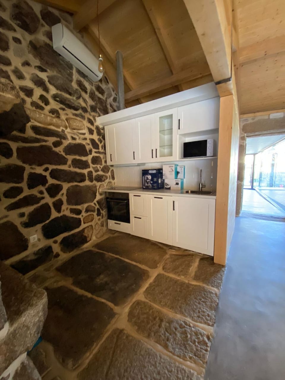 Kitchen or kitchenette, Communal kitchen