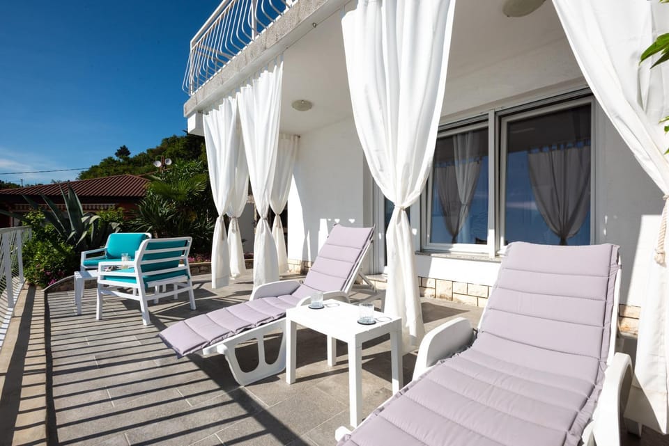 Balcony/Terrace, Garden view, Sea view