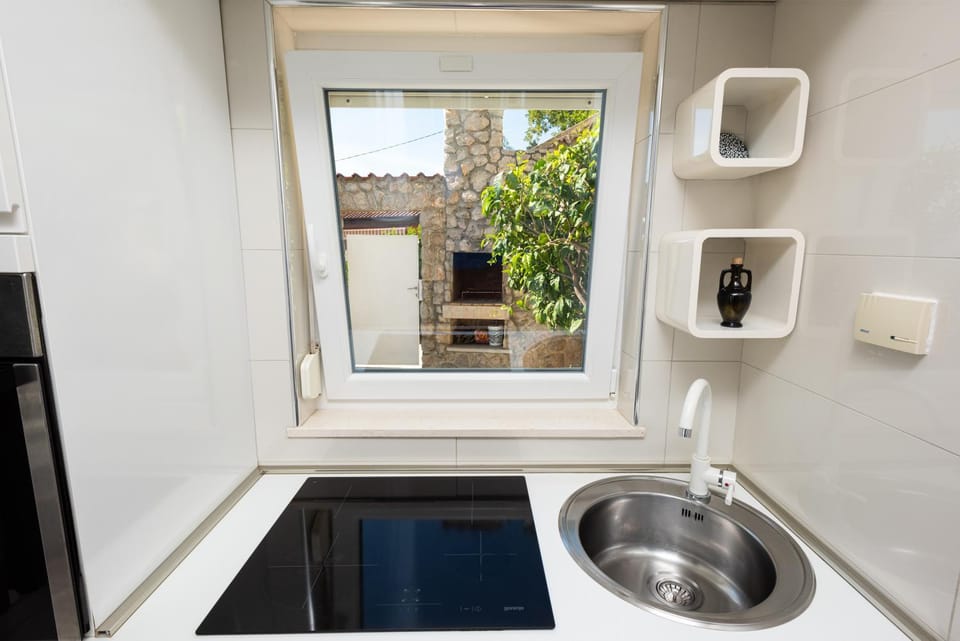 BBQ facilities, Garden view, stove, kitchen