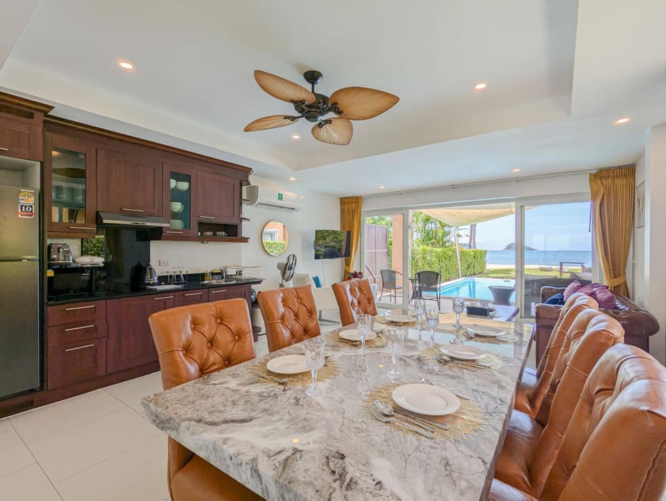 Dining area, kitchen
