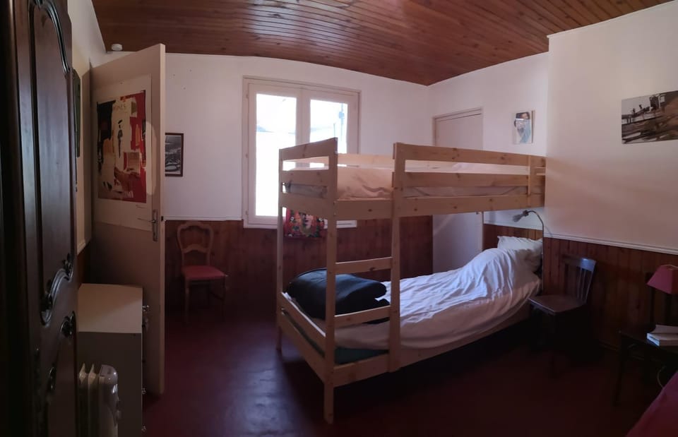 bunk bed