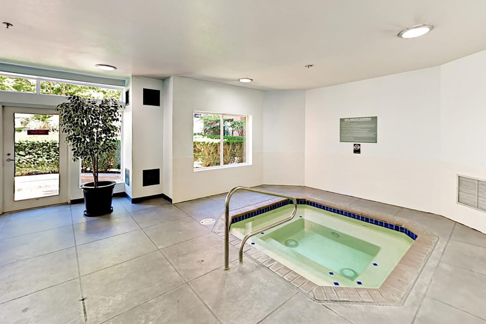 Belltown Condo Unit 733 Apartment in Belltown