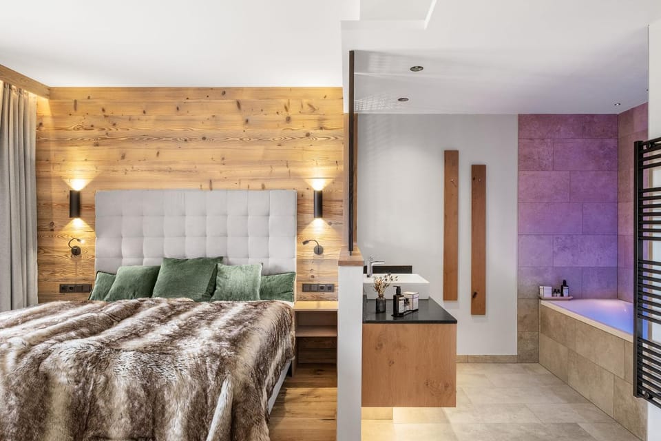 Bathroom, Photo of the whole room, Bedroom