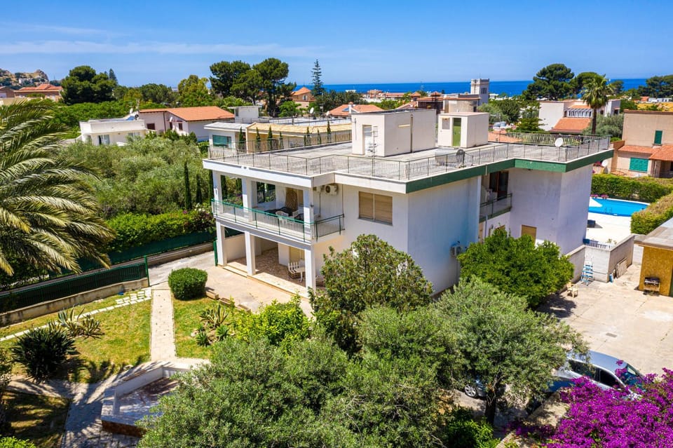 Natural landscape, Garden, View (from property/room), Garden view, Sea view