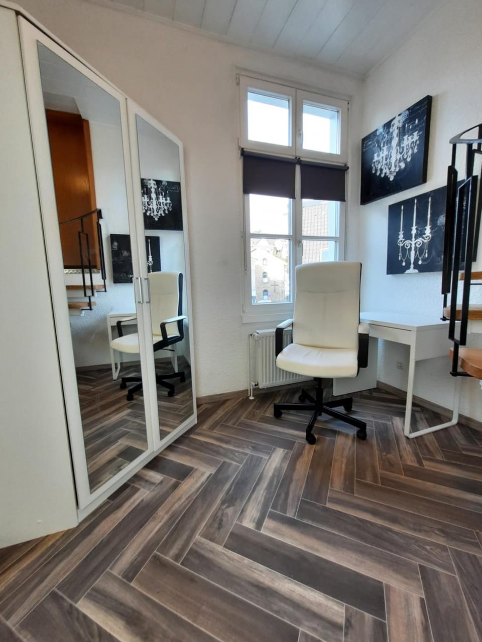Business facilities, Seating area