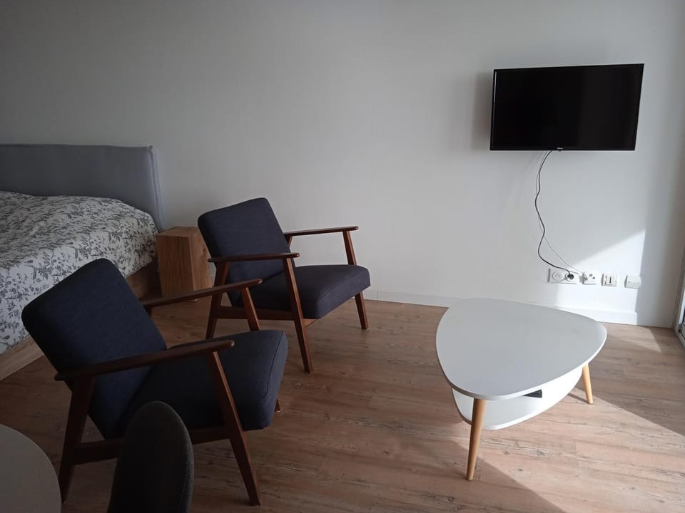 Studio Design vue Port 2 pas des Canaux + parking Apartment in Occitanie