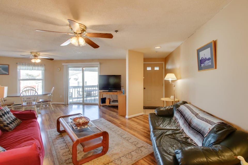 Beachfront Old Orchard Beach Condo w/ Balcony House in Old Orchard Beach