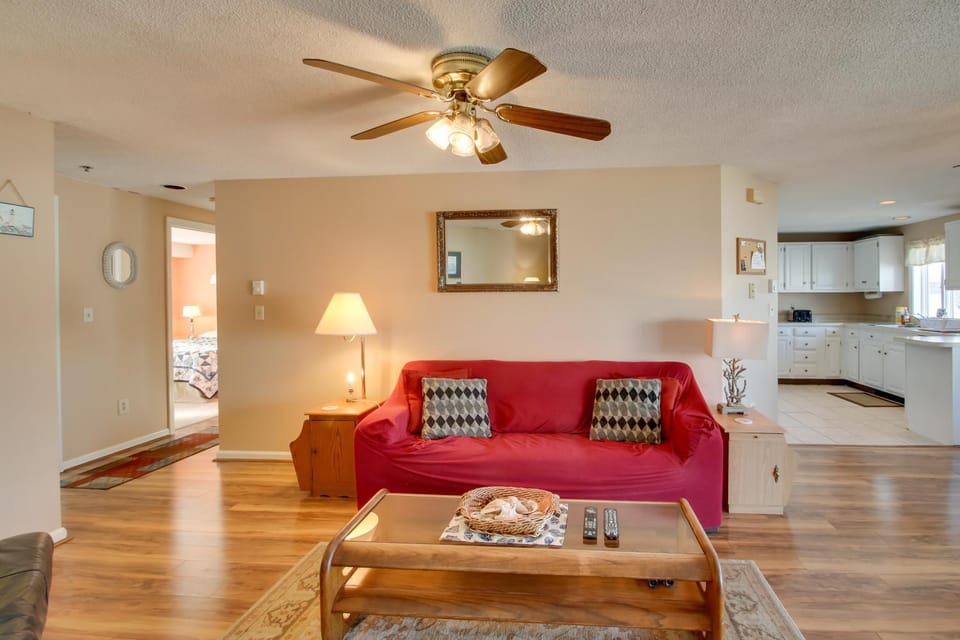 Beachfront Old Orchard Beach Condo w/ Balcony House in Old Orchard Beach