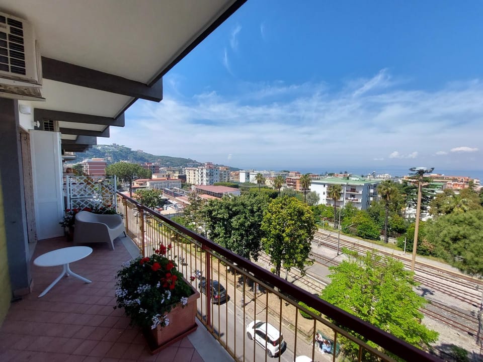 Balcony/Terrace, City view, Street view