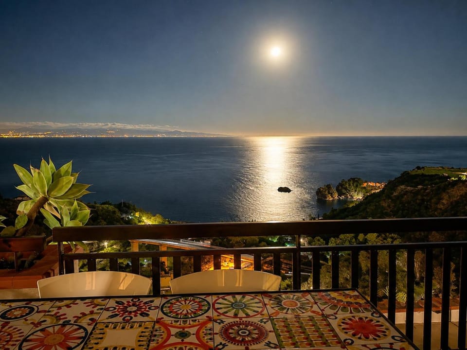 Property building, View (from property/room), View (from property/room), Balcony/Terrace, Balcony/Terrace, Sea view, Sea view