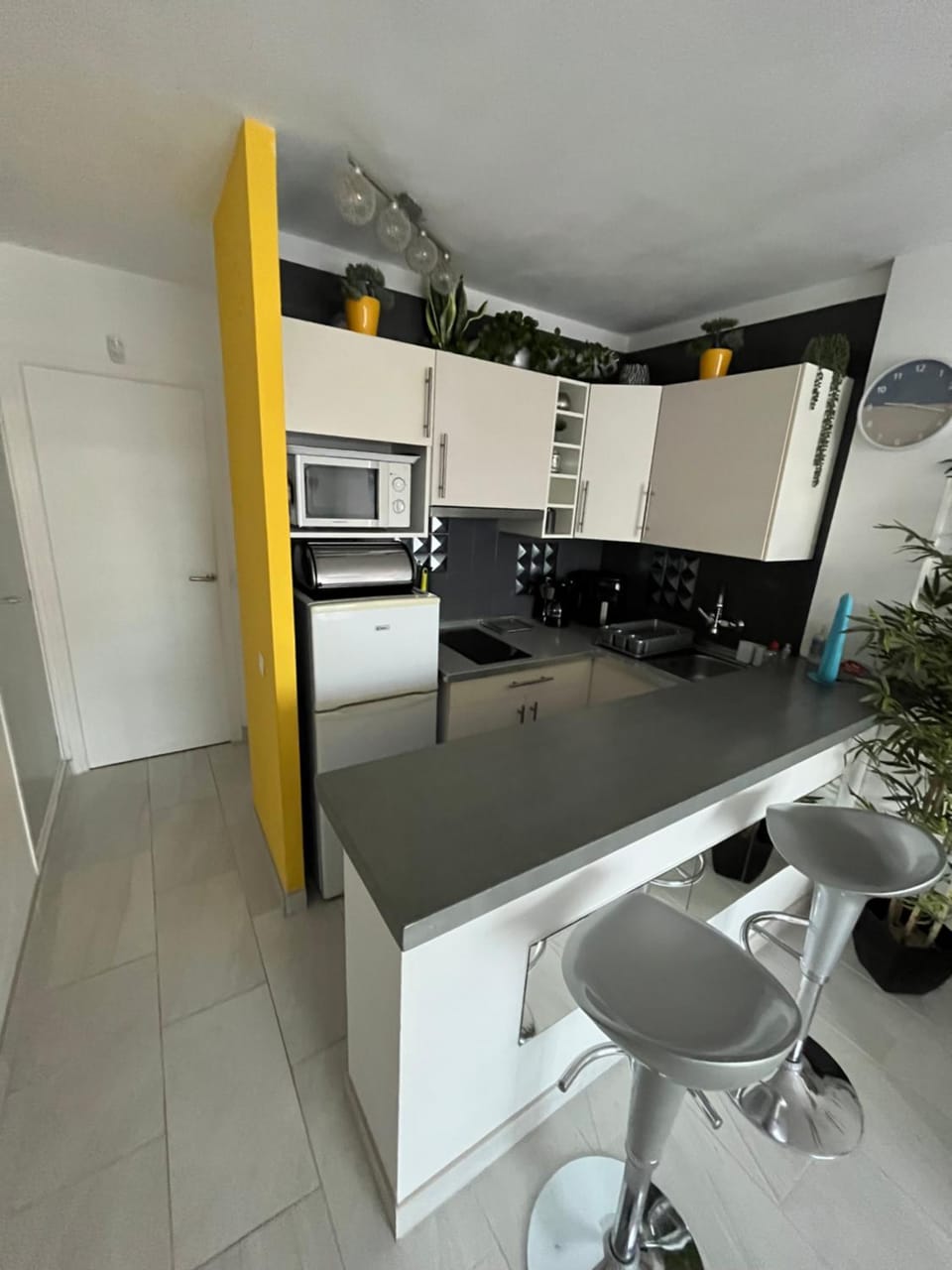 TRÈS BEL APPARTEMENT ENTIÈREMENT RÉNOVÉ Apartment in Alt Empordà