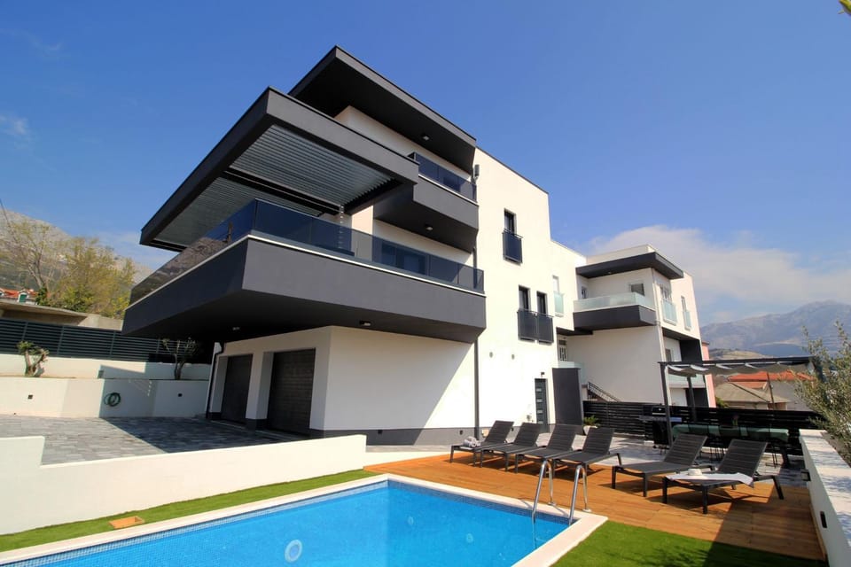 Property building, Swimming pool