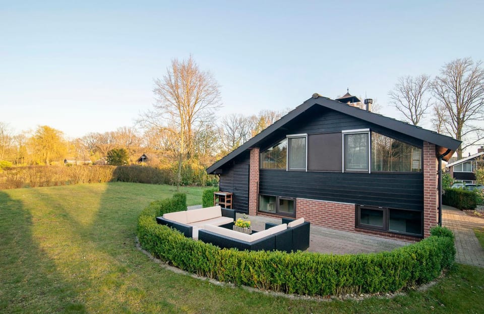 Property building, Natural landscape, Garden, Balcony/Terrace, Garden view