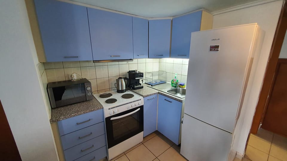 Coffee/tea facilities, Kitchen or kitchenette, minibar, pet friendly, stove