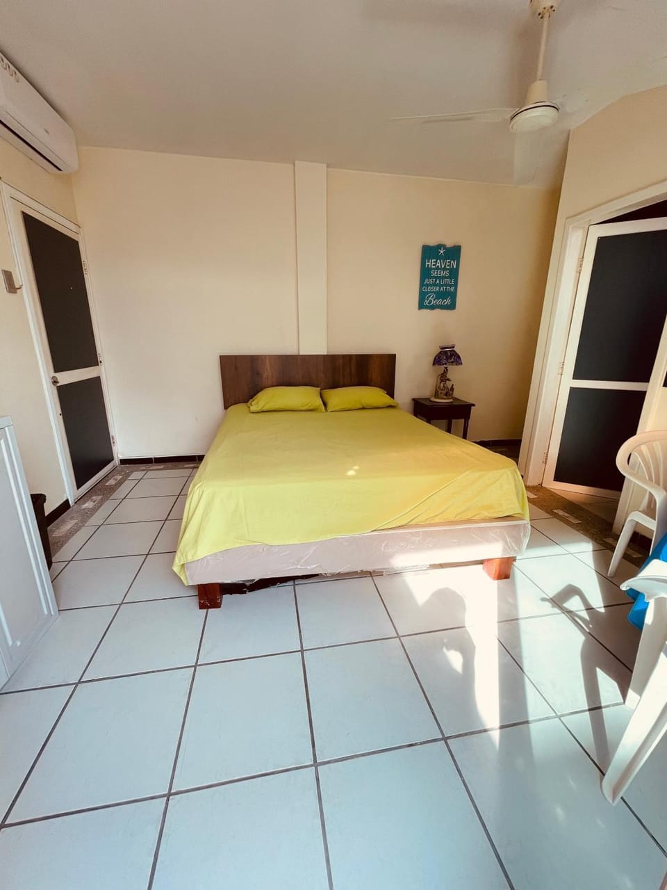 Bed, Photo of the whole room, Bedroom, air conditioner
