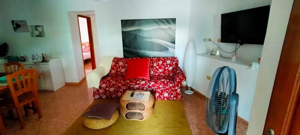 Communal lounge/ TV room, Living room, Dining area