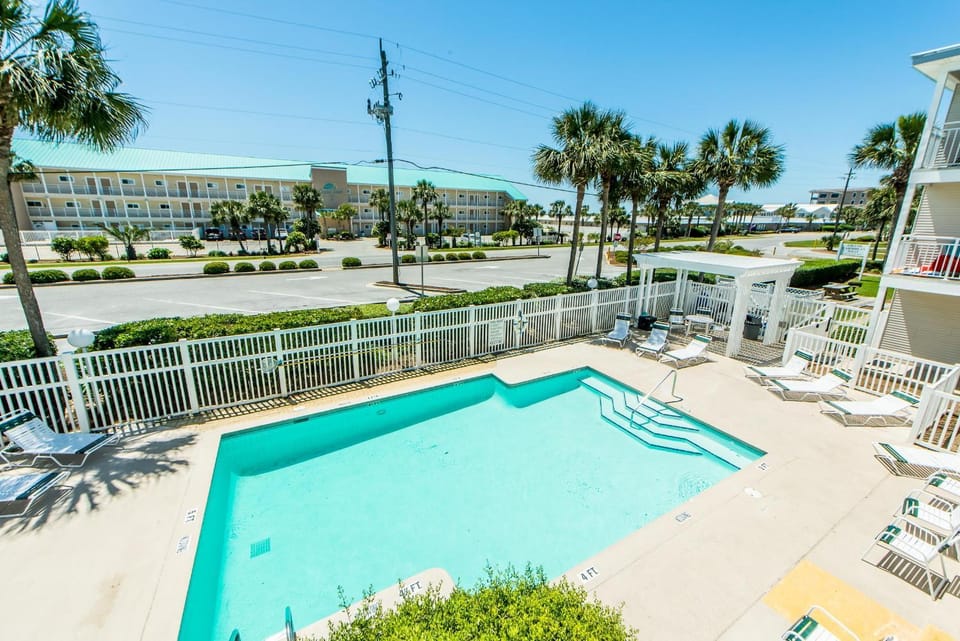 Grand Caribbean West 111- Just Beach It House in Destin