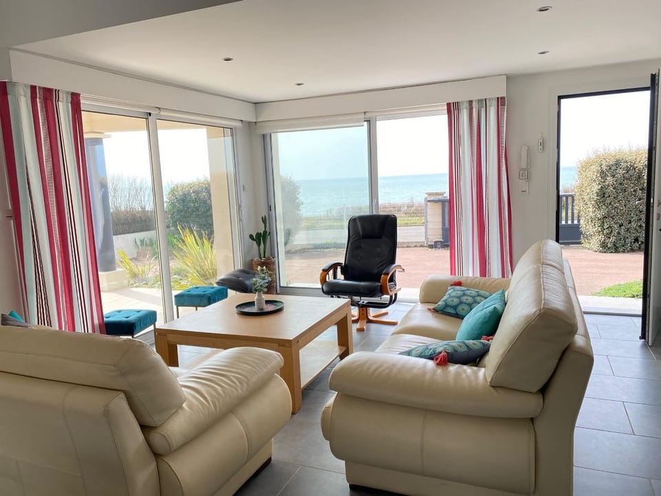 Villa familiale avec piscine privée chauffée, 800m plage, WiFi - FR-1-231-260 House in Pays de la Loire