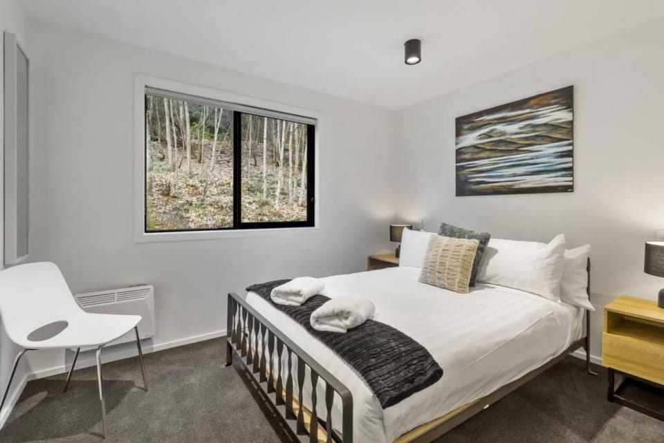 Central Queenstown Apt 15a - with Gym walk to town Apartment in Queenstown