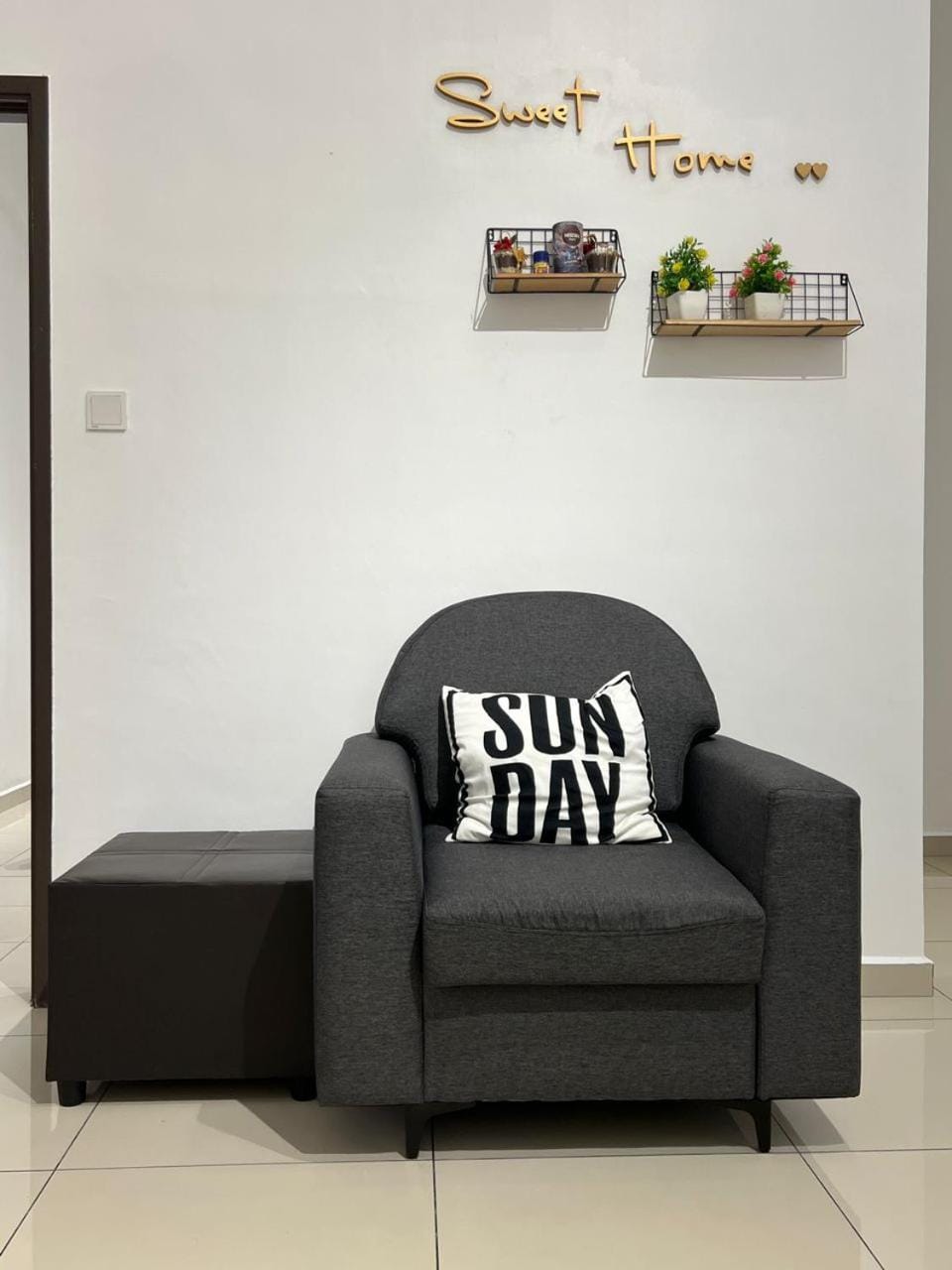 Living room, Seating area
