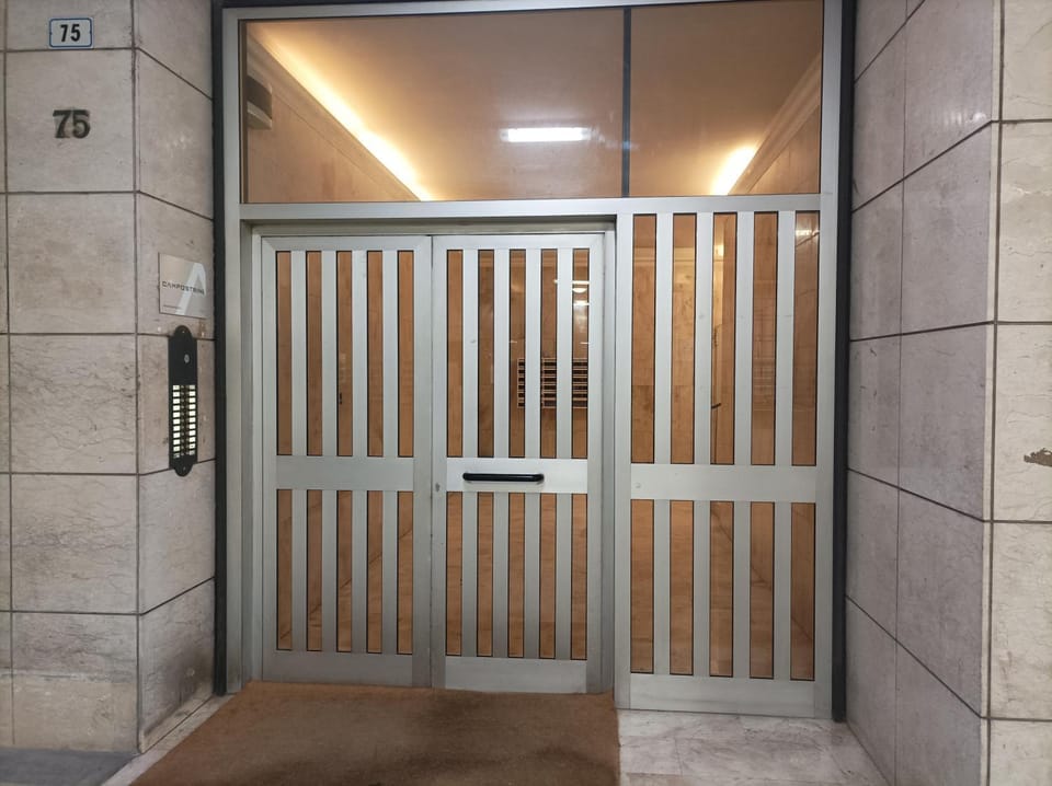 Property building, Facade/entrance, Internal: Not applicable to any particular room