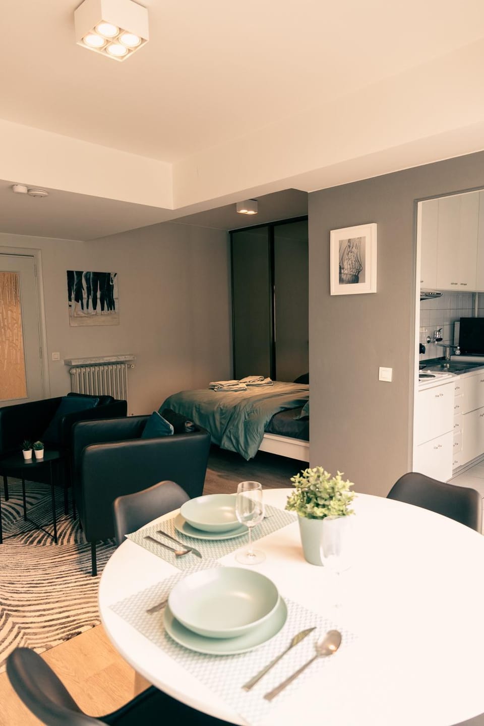 Seating area, Dining area, Bedroom