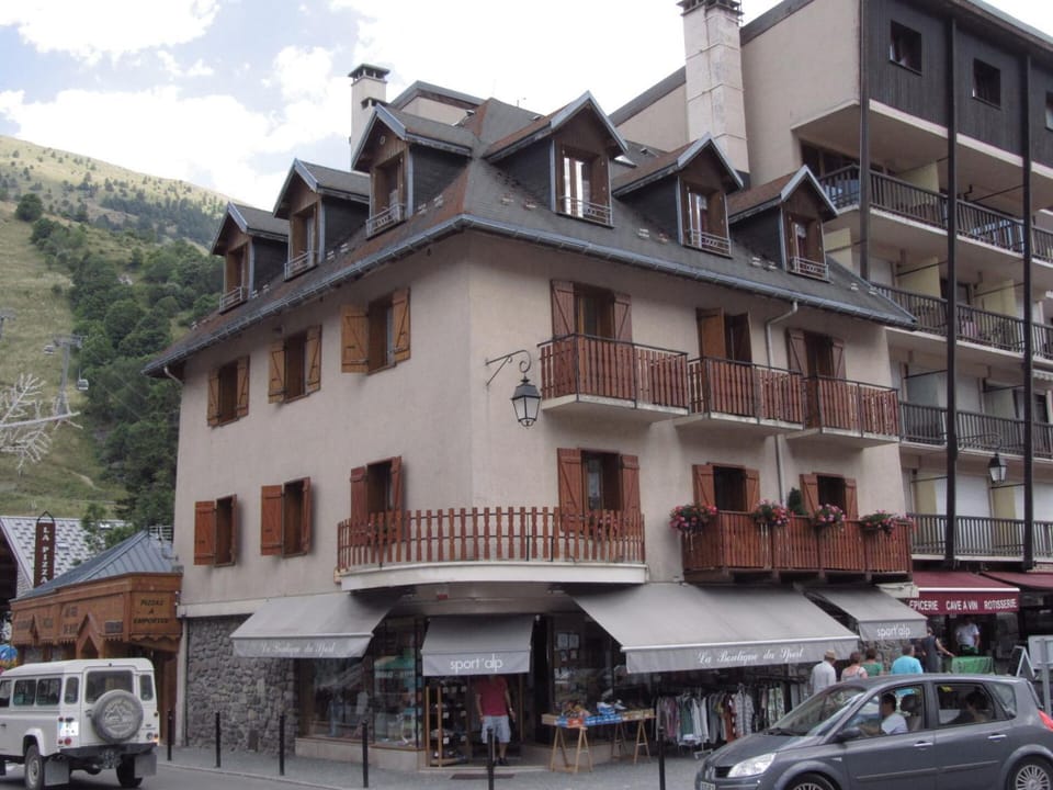 Résidence Sport Alp - Studio cabine 4 personnes 2 exposé Est MAE-8844 Cabin in Auvergne-Rhône-Alpes