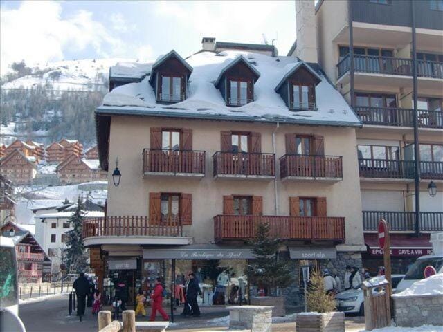 Résidence Sport Alp - Studio cabine 4 personnes 2 exposé Est MAE-8844 Cabin in Auvergne-Rhône-Alpes