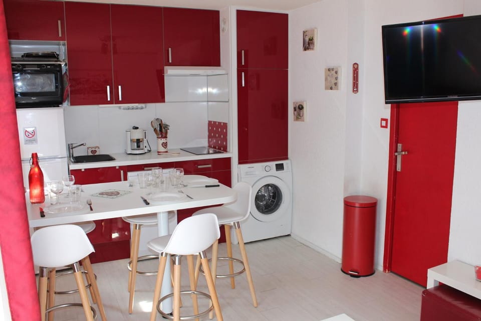 Résidence La Croix Du Sud - Studio cabine 4 personnes 2 exposé est MAE-9044 Cabin in Auvergne-Rhône-Alpes